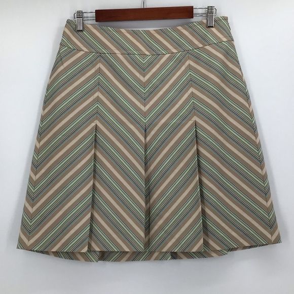 Ann Taylor Loft Pleated Tan Cream Chevron Skirt New With Out Tag Size 6 or 31 - Picture 3 of 7